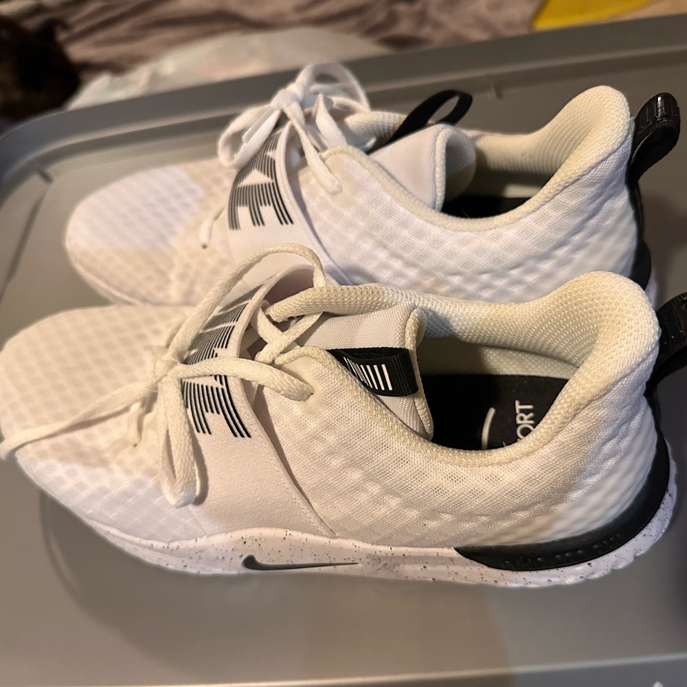 Women’s Nike size 10